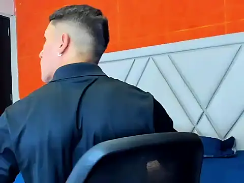 Snapshot of adrian_ray chatting on October 13, 2025, 6:09 pm adrian ray online show from October 13, 2025, 6:09 pm