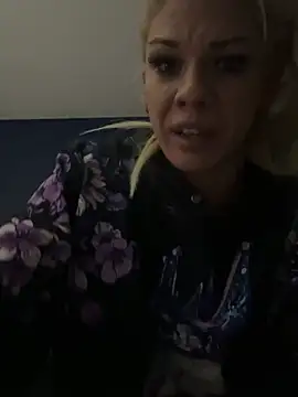 Snapshot of DesireableBlonde chatting on May 14, 2026, 10:34 am DesireableBlonde online show from May 14, 2026, 10:34 am