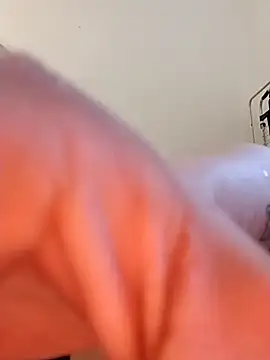 Snapshot of P44698 chatting on October 4, 2025, 2:18 pm P44698 online show from October 4, 2025, 2:18 pm