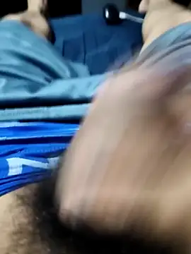 Snapshot of Aaia93 chatting on October 21, 2025, 6:46 am Aaia93 online show from October 21, 2025, 6:46 am