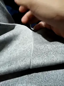 Snapshot of Aaia93 chatting on November 7, 2025, 4:06 am Aaia93 online show from November 7, 2025, 4:06 am