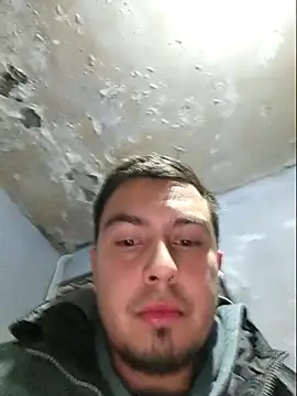 Snapshot of Aaia93 chatting on December 2, 2025, 7:43 am Aaia93 online show from December 2, 2025, 7:43 am