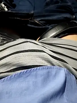 Snapshot of Aaia93 chatting on November 2, 2025, 3:44 am Aaia93 online show from November 2, 2025, 3:44 am