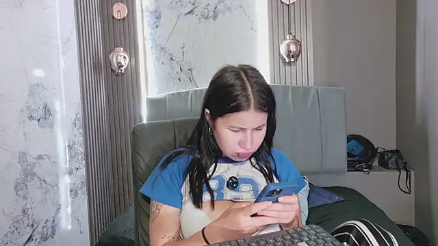 Snapshot of Olivia11_ chatting on July 28, 2026, 3:21 pm Olivia11 online show from July 28, 2026, 3:21 pm