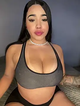 SofiaWildee online show from April 8, 2026, 4:58 am