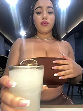 Snapshot of SofiaWildee chatting on June 25, 2026, 3:26 am SofiaWildee online show from June 25, 2026, 3:26 am