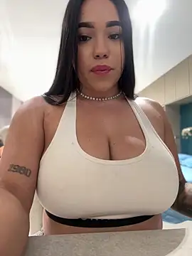 Snapshot of SofiaWildee chatting on June 10, 2026, 11:06 pm SofiaWildee online show from June 10, 2026, 11:06 pm