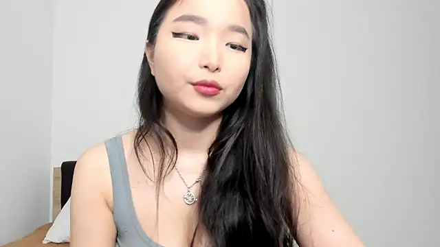 Soyun Mia online show from April 22, 2026, 1:40 pm