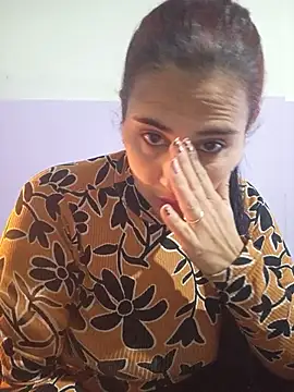Snapshot of kariciasecreta chatting on May 24, 2026, 12:10 am kariciasecreta online show from May 24, 2026, 12:10 am