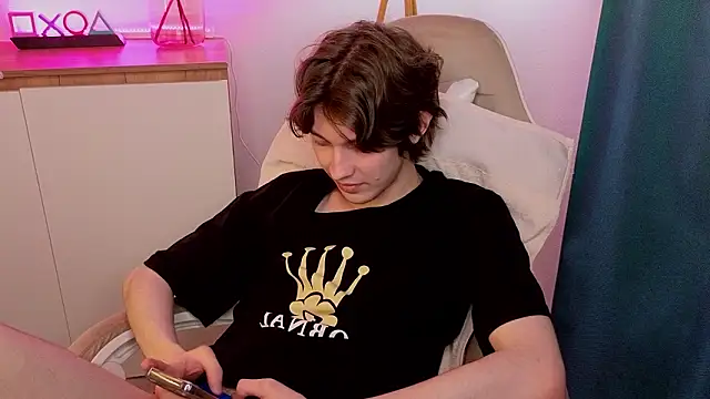 Snapshot of _Den1s_ chatting on February 20, 2026, 12:51 pm Den1s online show from February 20, 2026, 12:51 pm