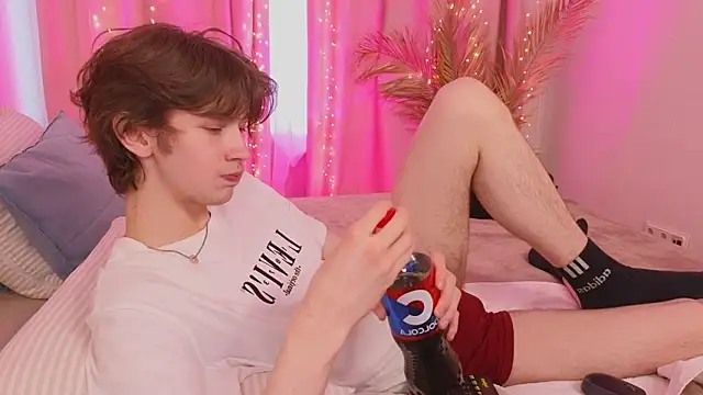 Snapshot of _Den1s_ chatting on February 11, 2026, 12:38 pm Den1s online show from February 11, 2026, 12:38 pm