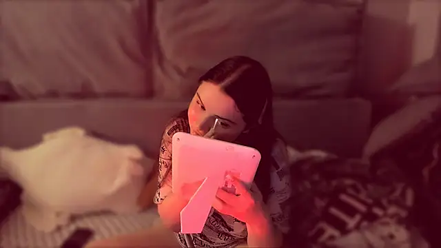 Isabellaprincess online show from September 30, 2025, 4:35 pm