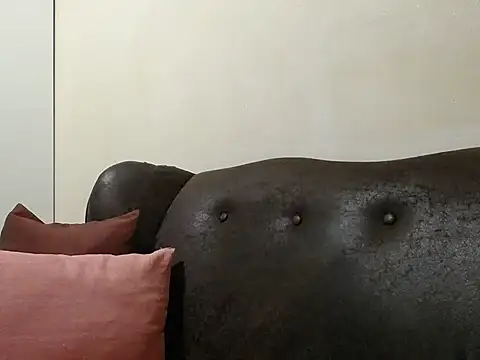 Snapshot of bustylaura4u chatting on October 11, 2025, 1:28 am bustylaura4u online show from October 11, 2025, 1:28 am