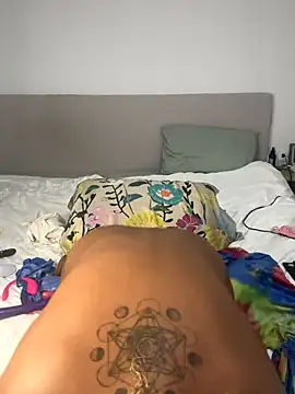 x deluLuz x online show from October 29, 2025, 7:18 am