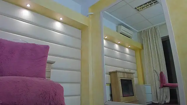 Snapshot of Jelly_Bee chatting on November 10, 2025, 8:25 pm Jelly Bee online show from November 10, 2025, 8:25 pm