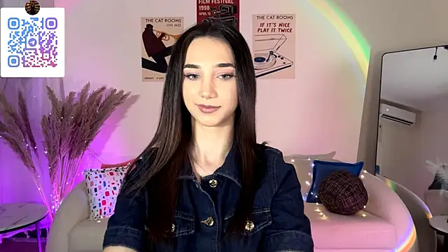 LinaMour online show from July 31, 2026, 11:24 pm