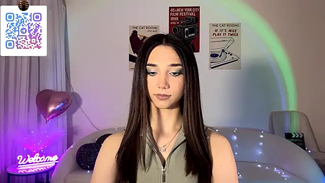 LinaMour online show from April 29, 2026, 10:27 pm