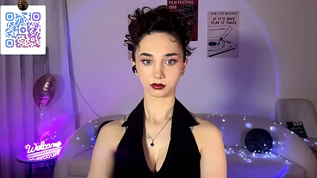 Snapshot of LinaMour chatting on June 17, 2026, 10:08 pm LinaMour online show from June 17, 2026, 10:08 pm