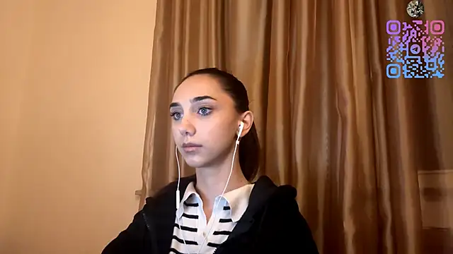 LinaMour online show from October 15, 2025, 10:07 pm