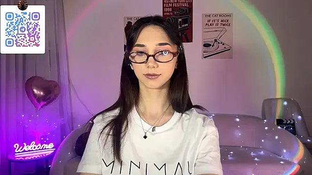 Snapshot of LinaMour chatting on May 15, 2026, 10:08 pm LinaMour online show from May 15, 2026, 10:08 pm