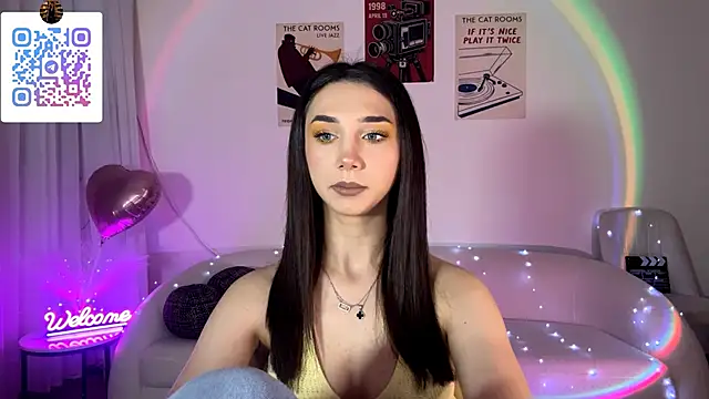LinaMour online show from May 1, 2026, 10:15 pm