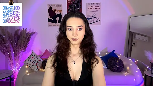 LinaMour online show from June 29, 2026, 11:04 pm