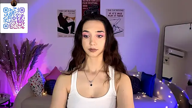 LinaMour online show from June 30, 2026, 10:10 pm