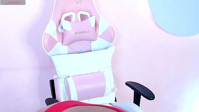 SkylerBloomm online show from November 15, 2025, 3:21 am