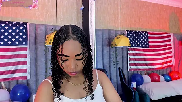 Snapshot of SkylerBloomm chatting on July 4, 2026, 4:11 pm SkylerBloomm online show from July 4, 2026, 4:11 pm