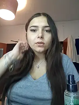 Snapshot of KatieLace chatting on September 18, 2025, 8:45 pm KatieLace online show from September 18, 2025, 8:45 pm
