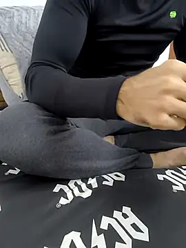 Snapshot of yazinyazin1 chatting on November 29, 2025, 11:21 am yazinyazin1 online show from November 29, 2025, 11:21 am