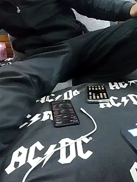 yazinyazin1 online show from December 18, 2025, 5:23 am