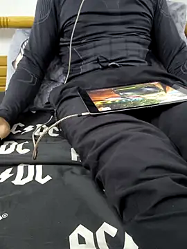 Snapshot of yazinyazin1 chatting on November 17, 2025, 6:23 pm yazinyazin1 online show from November 17, 2025, 6:23 pm