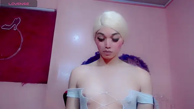 Snapshot of Candy_Walker_ chatting on November 20, 2025, 3:51 am Candy Walker online show from November 20, 2025, 3:51 am