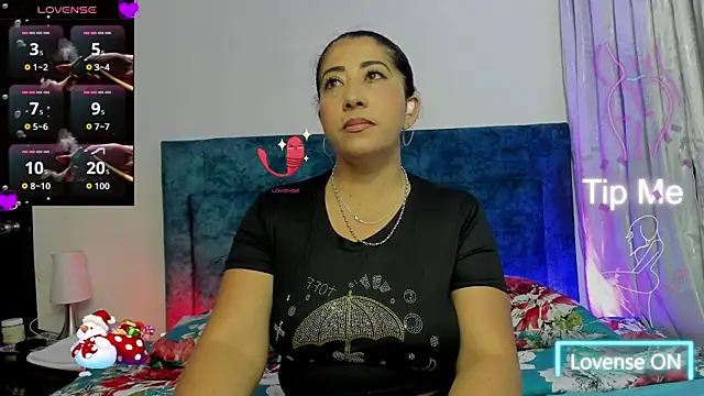 BrendaRousee online show from September 12, 2025, 2:44 am