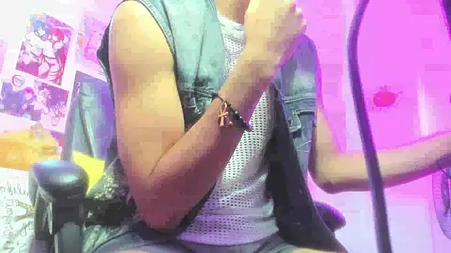 LovexJuxn  online show from October 30, 2025, 12:58 pm