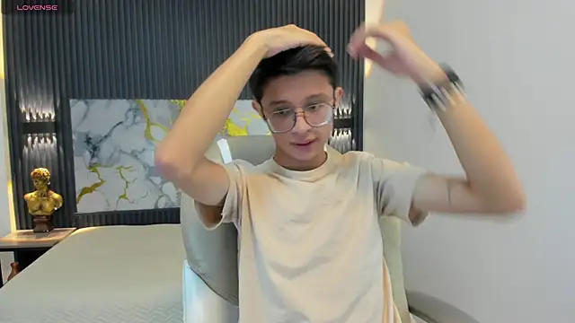 Snapshot of SantiagoRusso18 chatting on October 18, 2025, 12:07 pm SantiagoRusso18 online show from October 18, 2025, 12:07 pm