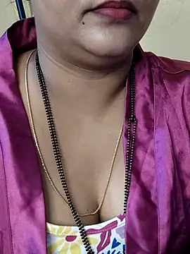 Snapshot of Angel0731 chatting on April 30, 2026, 11:42 pm Angel0731 online show from April 30, 2026, 11:42 pm