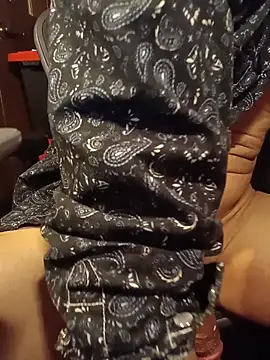 Snapshot of HeavyHung10 chatting on February 14, 2026, 10:04 am HeavyHung10 online show from February 14, 2026, 10:04 am