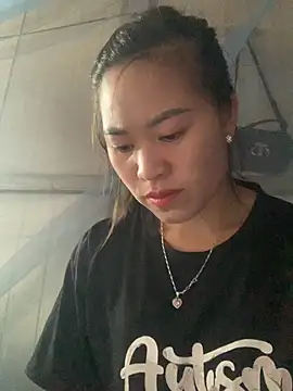 Snapshot of tuyetnhi-00 chatting on October 10, 2025, 12:44 am tuyetnhi-00 online show from October 10, 2025, 12:44 am