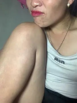 Snapshot of tuyetnhi-00 chatting on October 8, 2025, 4:40 pm tuyetnhi-00 online show from October 8, 2025, 4:40 pm