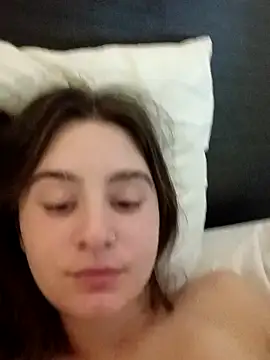 freakylittlebitch69 online show from September 26, 2025, 10:38 pm