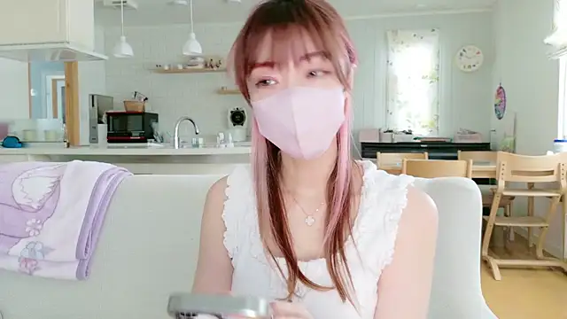 Snapshot of SUZU_1201 chatting on March 7, 2026, 1:12 am SUZU 1201 online show from March 7, 2026, 1:12 am