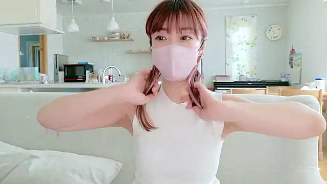 SUZU 1201 online show from May 14, 2026, 1:35 am