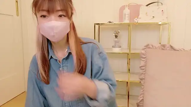 Snapshot of SUZU_1201 chatting on October 11, 2025, 1:39 am SUZU 1201 online show from October 11, 2025, 1:39 am