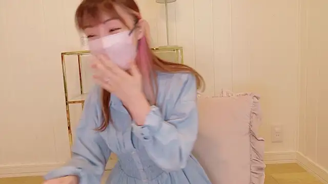 Snapshot of SUZU_1201 chatting on October 18, 2025, 12:12 am SUZU 1201 online show from October 18, 2025, 12:12 am