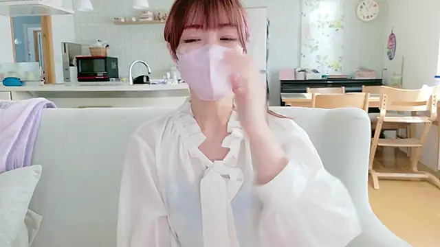 Snapshot of SUZU_1201 chatting on March 9, 2026, 2:04 am SUZU 1201 online show from March 9, 2026, 2:04 am