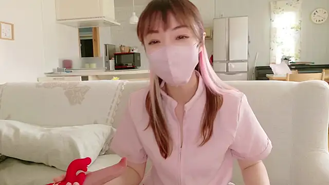 Snapshot of SUZU_1201 chatting on October 16, 2025, 12:19 am SUZU 1201 online show from October 16, 2025, 12:19 am