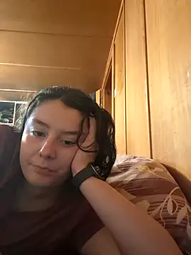 YoungLiisaxx online show from September 18, 2025, 5:10 am