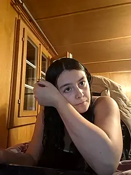 YoungLiisaxx online show from November 15, 2025, 5:50 pm